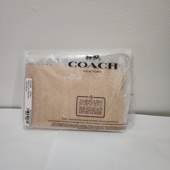 **NWT** COACH zip corner wristlet in Silver and Honeycomb - Picture 5 of 6